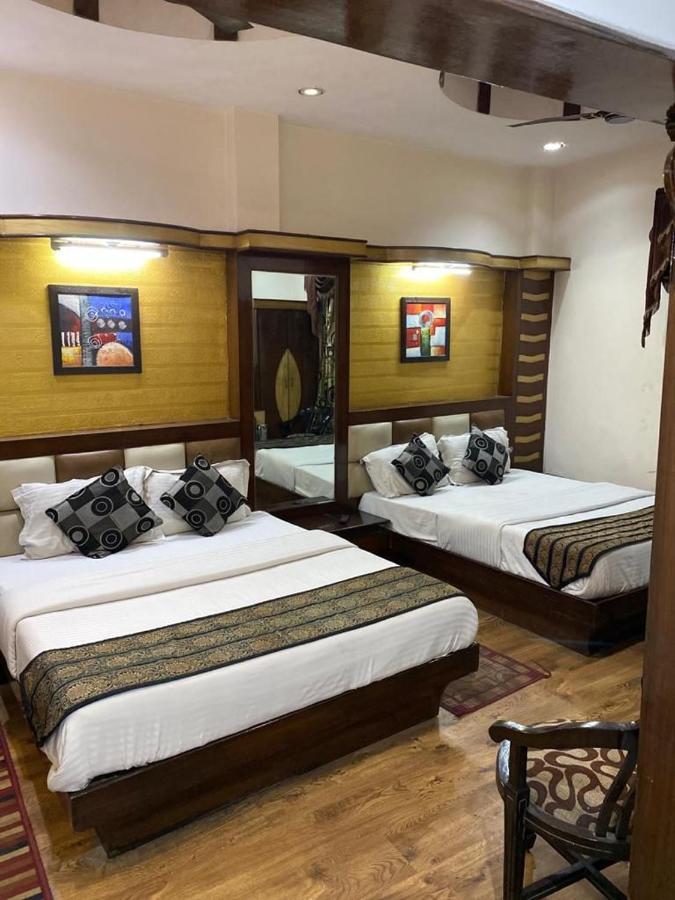 Hotel Roma Deluxe - New Delhi Railway Station Exterior photo